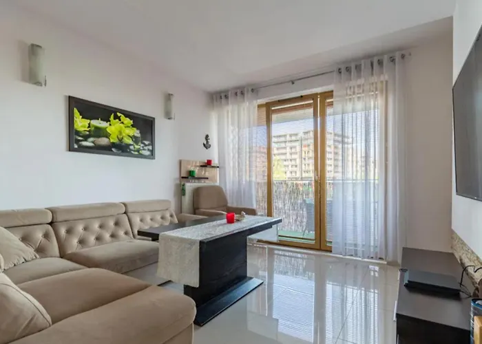 With Living Room, Kitchen, Bedroom, Bathroom In Amazing Neighborhood